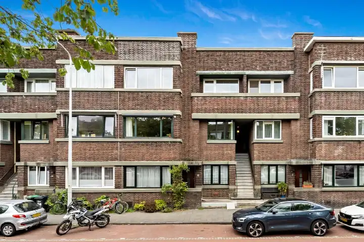 Appartement te koop: Juliana van Stolberglaan 396, Bezuidenhout-Oost 'S-Gravenhage