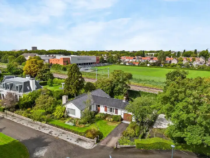 Detached house for sale: Juliana van Stolberglaan 6, Venelaankwartier - Buurt 11 01 Hoorn