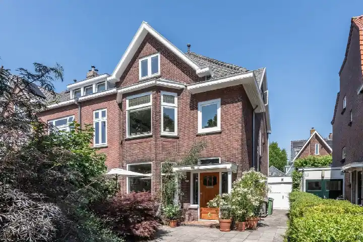 Terraced house for sale: Julianalaan 113, Overveen Overveen