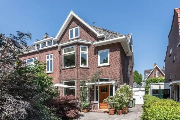Tussenwoning te koop: Julianalaan 113, Overveen Overveen