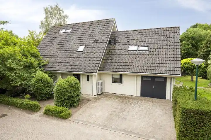 Vrijstaande woning te koop: Julianalaan 21, Aarle-Rixtel Aarle-Rixtel