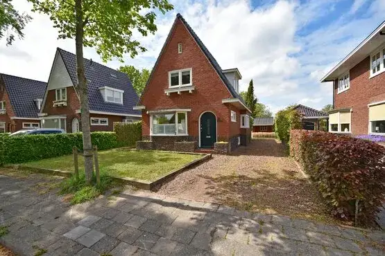 Vrijstaande woning te koop: Julianalaan 25, Buitenpost Buitenpost