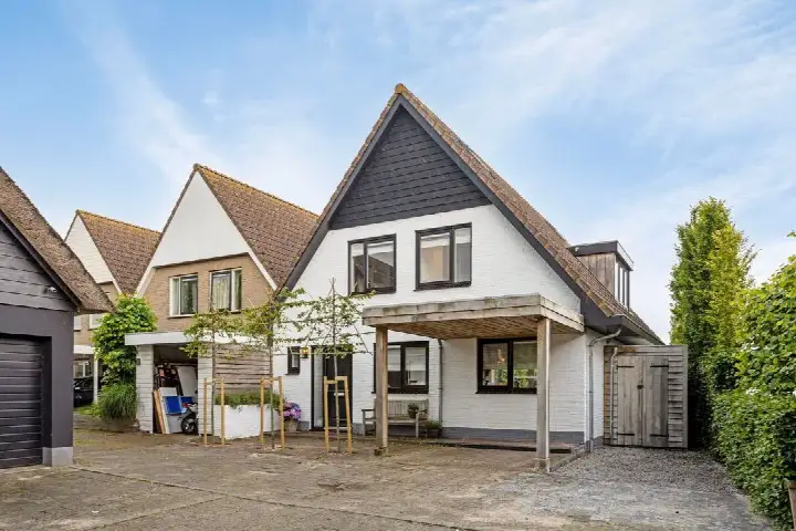 Corner house for sale: Julianalaan 62E, Kaag Kaag