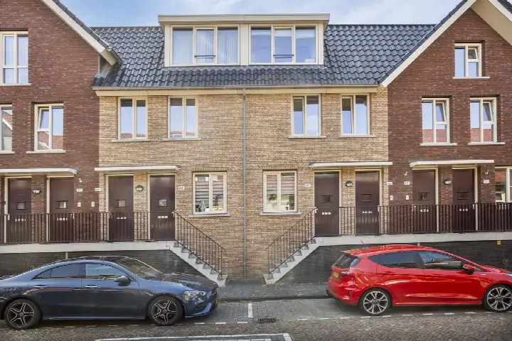 Apartment for sale: Julianastraat 46B, Buitenuitbreiding-West Sliedrecht