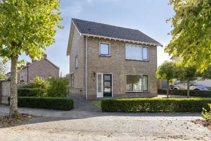 Detached house for sale: Julianastraat 47, Mariahout Mariahout