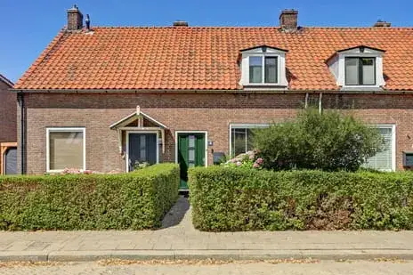Tussenwoning te koop: Julianastraat 8, Rozenburg Rozenburg (Zh)
