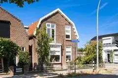 Detached house for sale: Julianastraat 86, Oud-Beijerland Centrum Oud-Beijerland