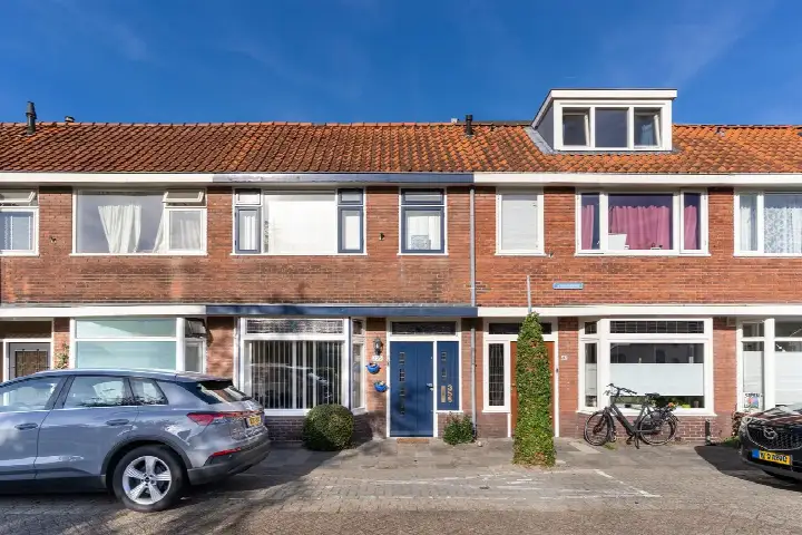 Tussenwoning te koop: Julianaweg 355, Oud Hoograven-Noord Utrecht