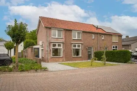Twee-onder-één-kap te koop: Julianaweg 4, Rossum Rossum (Ge)