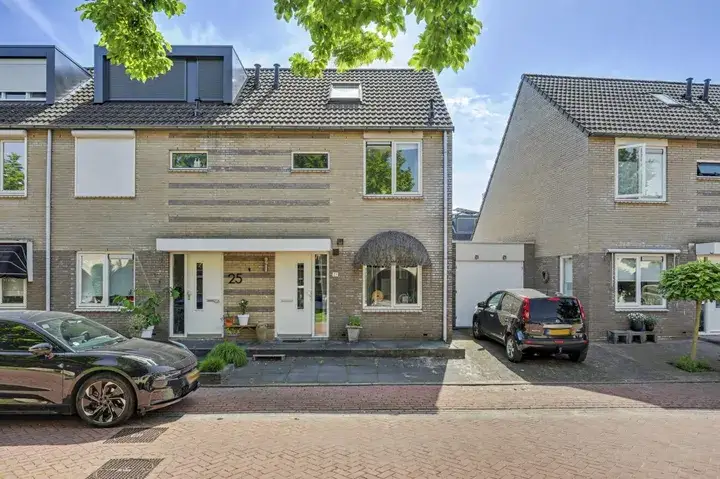 Tussenwoning te koop: Julie de Graaglaan 27, 't Zwering Enschede