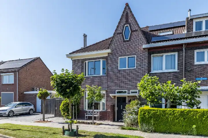 Tussenwoning te koop: Jupiterstraat 4, Treebeek-Noord Brunssum