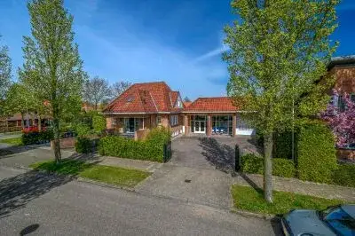 Twee-onder-één-kap te koop: Jupiterweg 1, Derde woonwijk Zeewolde