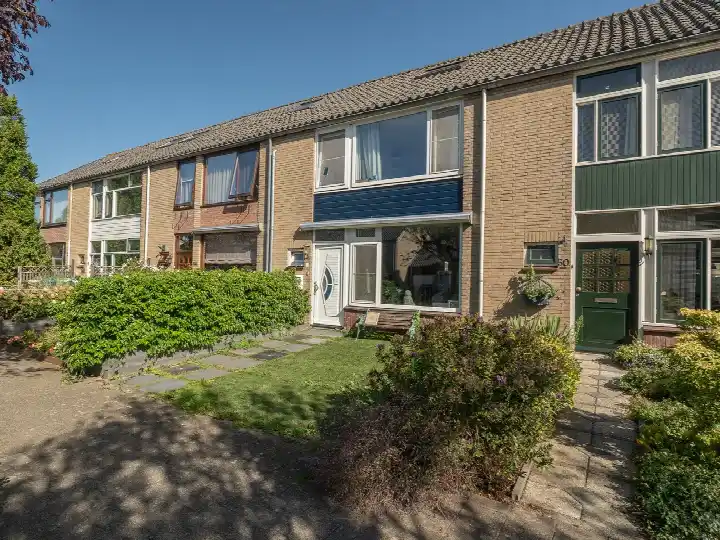 Terraced house for sale: Juweelstraat 52, Edelstenenbuurt Alphen Aan Den Rijn