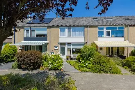 Terraced house for sale: Juweelstraat 66, Edelstenenbuurt Alphen Aan Den Rijn