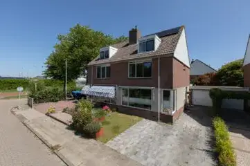 Tussenwoning te koop: Kaar 3, Tinga Sneek