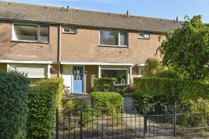 Tussenwoning te koop: Kajuit 3, Stad en Lande Huizen