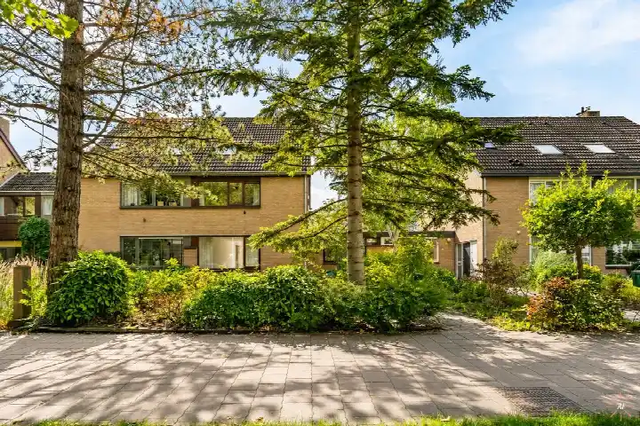 Tussenwoning te koop: Kalslagerring 52, Nieuw-Vennep Linquenda Nieuw-Vennep