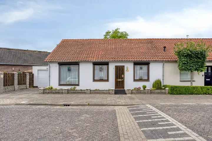 Corner house for sale: Kalverstraat 1, Doornakkers-West Eindhoven