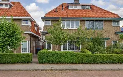 Twee-onder-één-kap te koop: Kamperfoeliestraat 54, Goes-Oost Goes