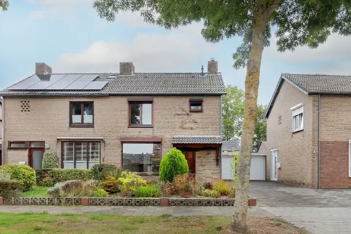 Corner house for sale: Kamperstraat 26, Nieuwdorp Stein