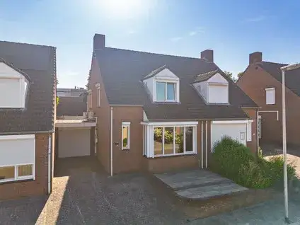 Tussenwoning te koop: Kampstraat 134, Heerlerheide Kom Heerlen
