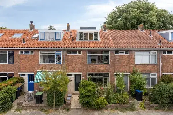 Tussenwoning te koop: Kanaalstraat 64, Rijndijkbuurt Leiden
