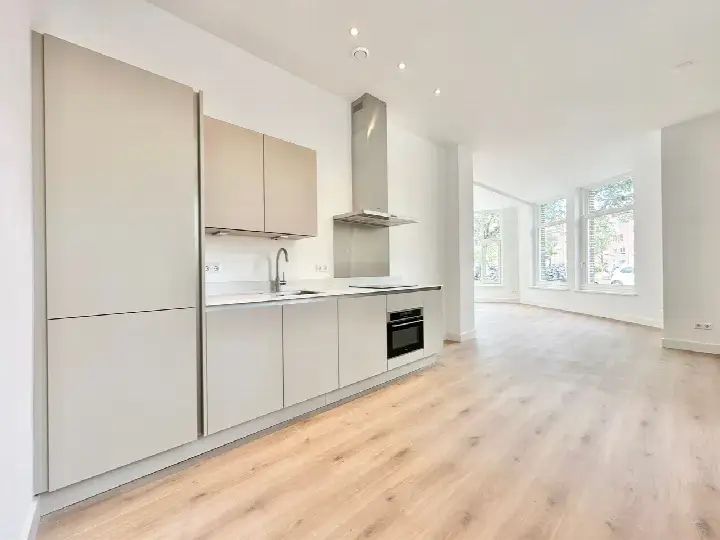 Apartment for rent: Kanaalstraat, Cremerbuurt-West Amsterdam