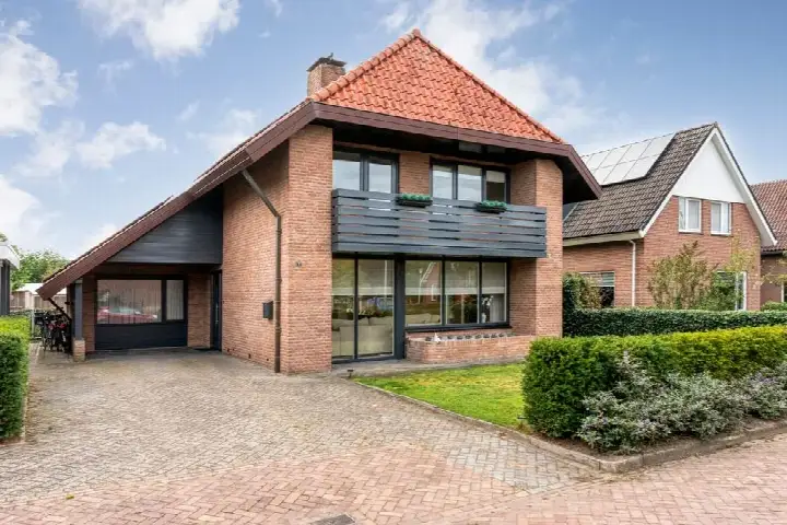 Detached house for sale: Kapelaan Van Schaikstraat 9, Noord Deurningen kern Denekamp