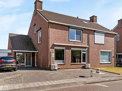 Terraced house for sale: Kapelaan Wijnensingel 92, Beek Beek