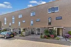 Tussenwoning te koop: Karekiethof 22, Emmeloord-Centrum-Tussen Gracht en Vaart Emmeloord