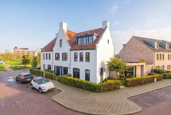 Twee-onder-één-kap te koop: Karel de Grotelaan 73, De Horn Rijnsburg