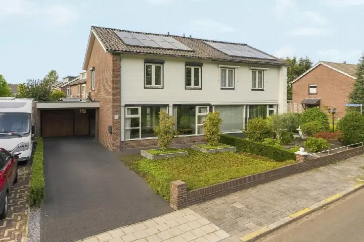 Twee-onder-één-kap te koop: Karel Doormanstraat 36, Veghel Zuid 2 Veghel