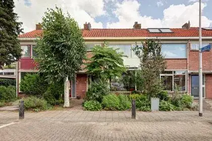 Tussenwoning te koop: Karel Doormanstraat 37, Zeeheldenbuurt Bodegraven