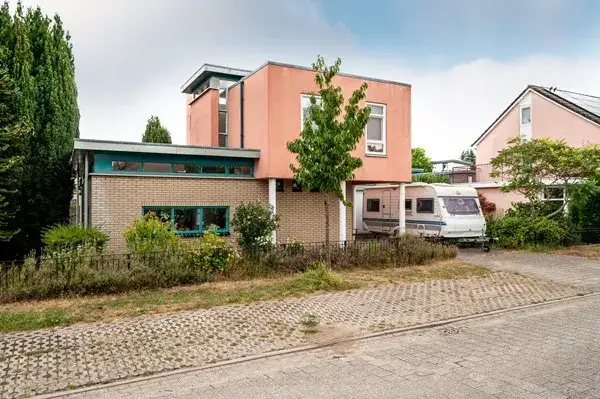 Vrijstaande woning te koop: Karmijnstraat 5, Regenboogbuurt West Almere