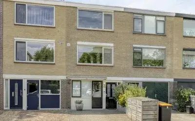 Tussenwoning te koop: Karolingersweg 142, De Heul Wijk Bij Duurstede