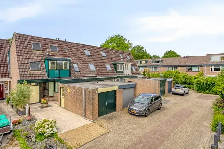 Tussenwoning te koop: Karveel 15, Risdam-Zuid - Buurt 20 06 Hoorn