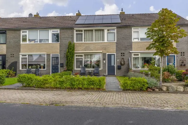 Tussenwoning te koop: Kastanjehof 24, Kollumerzwaag Kollumersweach