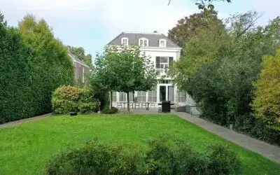 Detached house for sale: Kastanjelaan 11, Velp-Zuid beneden spoorlijn Velp