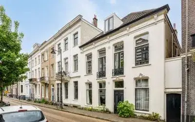 Corner house for sale: Kastanjelaan 12, Spijkerbuurt Arnhem