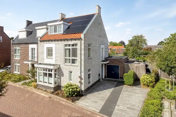 Semi-detached for sale: Kattenstaart 41, Verspreide huizen Beekveld-Hersend Berlicum