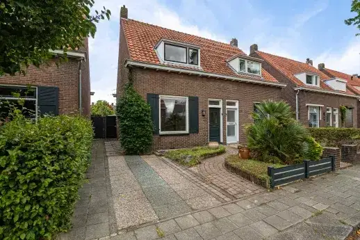 Twee-onder-één-kap te koop: Katwijkstraat 45, Centrum-West Oss