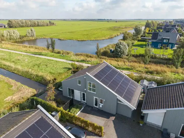 Vrijstaande woning te koop: Keallecamp 13, Blitsaerd Leeuwarden