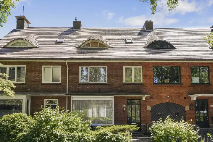 Tussenwoning te koop: Keizer Karelweg 394, Kruiskerkbuurt Amstelveen