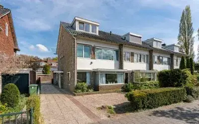 Corner house for sale: Keizer Karelweg 426, Kruiskerkbuurt Amstelveen