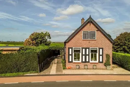 Detached house for sale: Keizersdijk 37, Strijen Woonkern Strijen