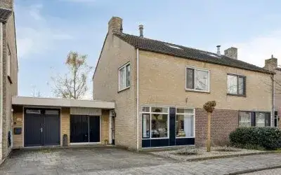 Tussenwoning te koop: Keizershof 723, Raam Uden