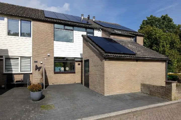 Tussenwoning te koop: Keizerskroon 211, Aldlân-Oost Leeuwarden