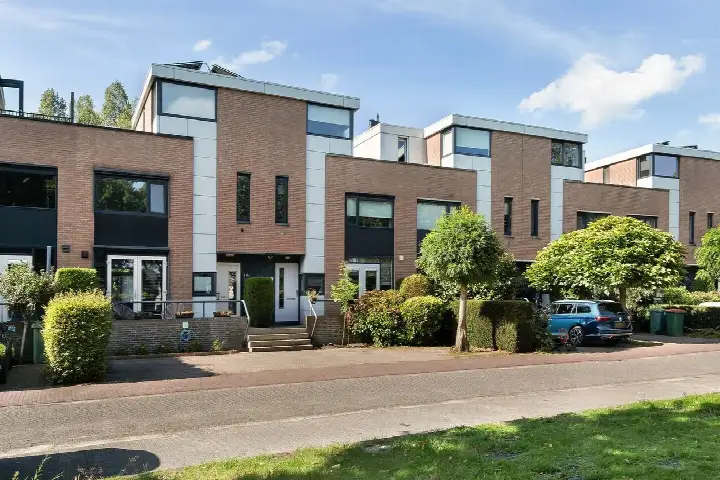 Tussenwoning te koop: Keizersmantel 18, Westerpark Breda