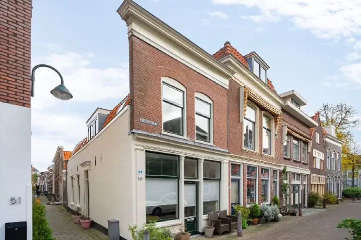 Corner house for rent: Keizerstraat 53, Raam e.o. Gouda