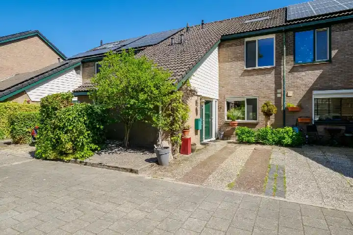 Tussenwoning te koop: Kemnalanden 27, Stroinkslanden Noord-West Enschede
